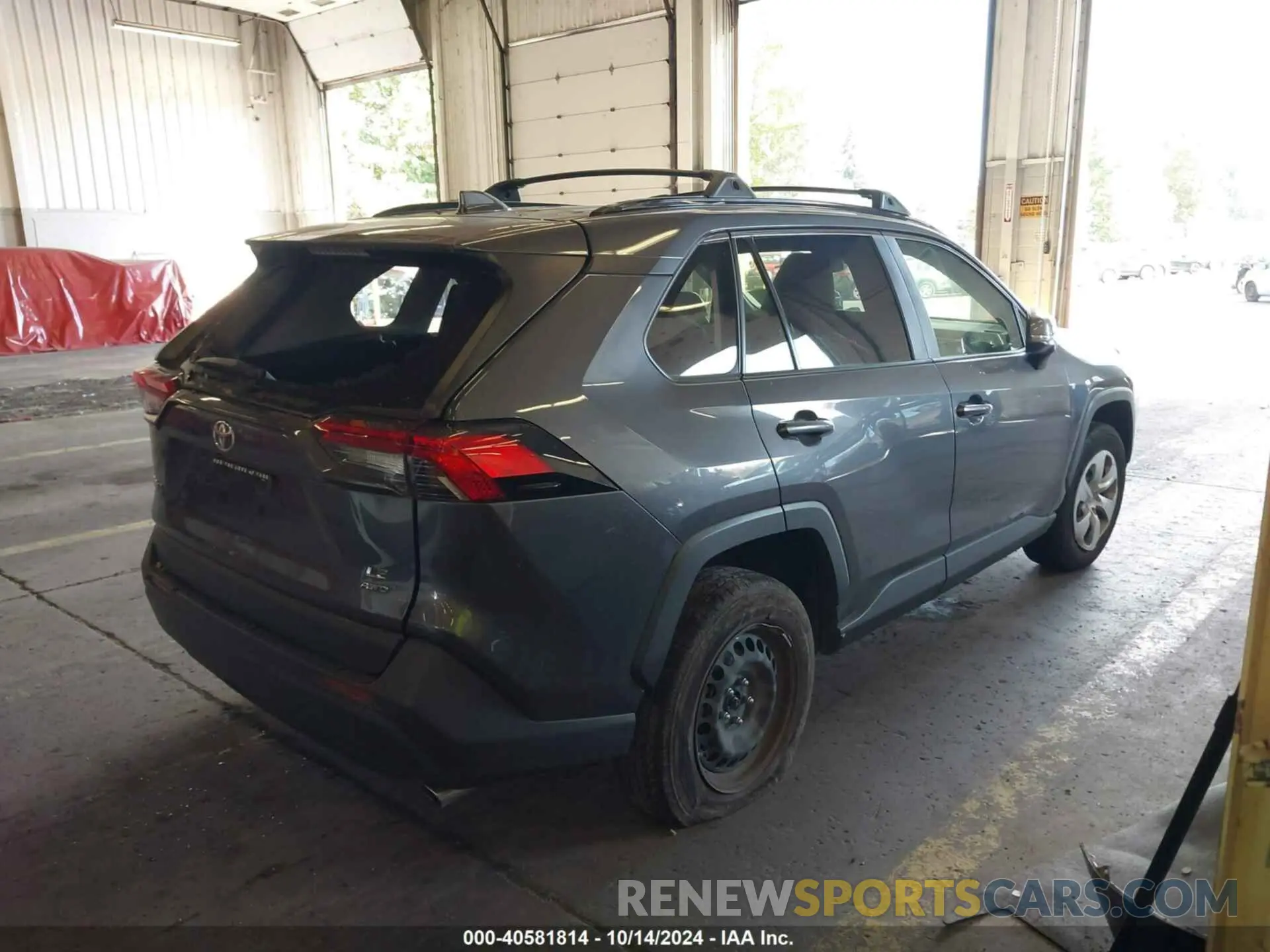 4 Photograph of a damaged car JTMG1RFV7KJ019032 TOYOTA RAV4 2019