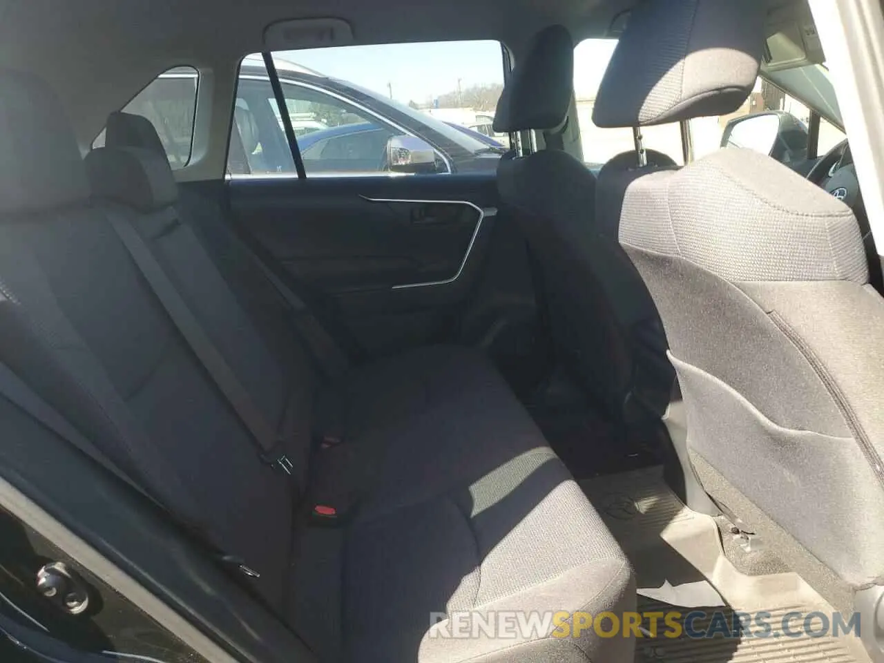 11 Фотография поврежденного автомобиля JTMG1RFV7KJ019385 TOYOTA RAV4 2019