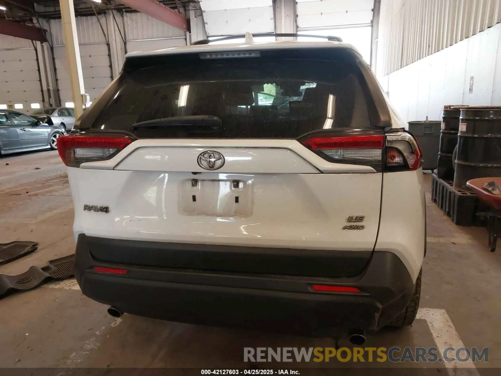16 Photograph of a damaged car JTMG1RFV8KD503144 TOYOTA RAV4 2019