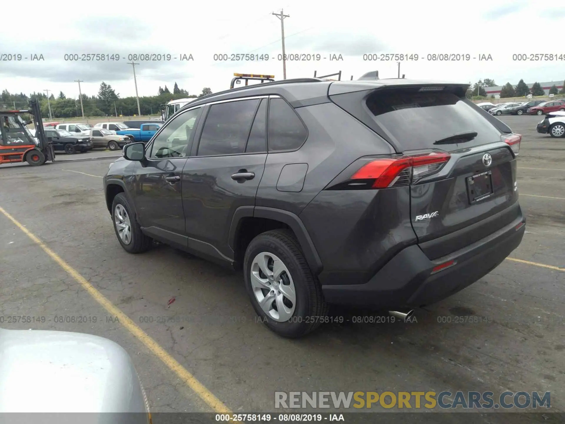 3 Photograph of a damaged car JTMG1RFV8KJ016558 TOYOTA RAV4 2019