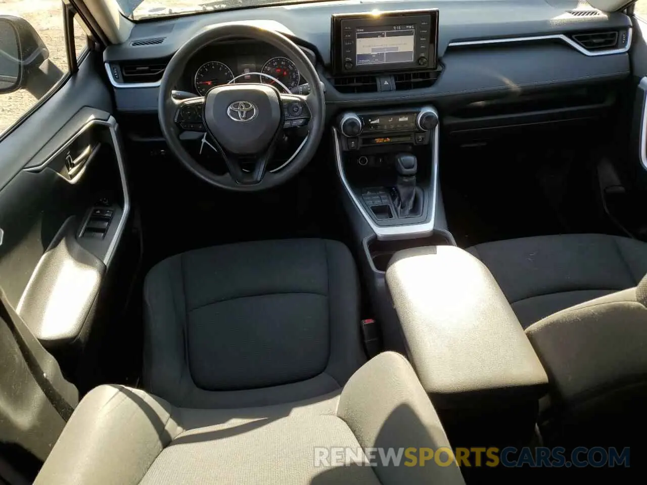 8 Photograph of a damaged car JTMG1RFV9KD022013 TOYOTA RAV4 2019