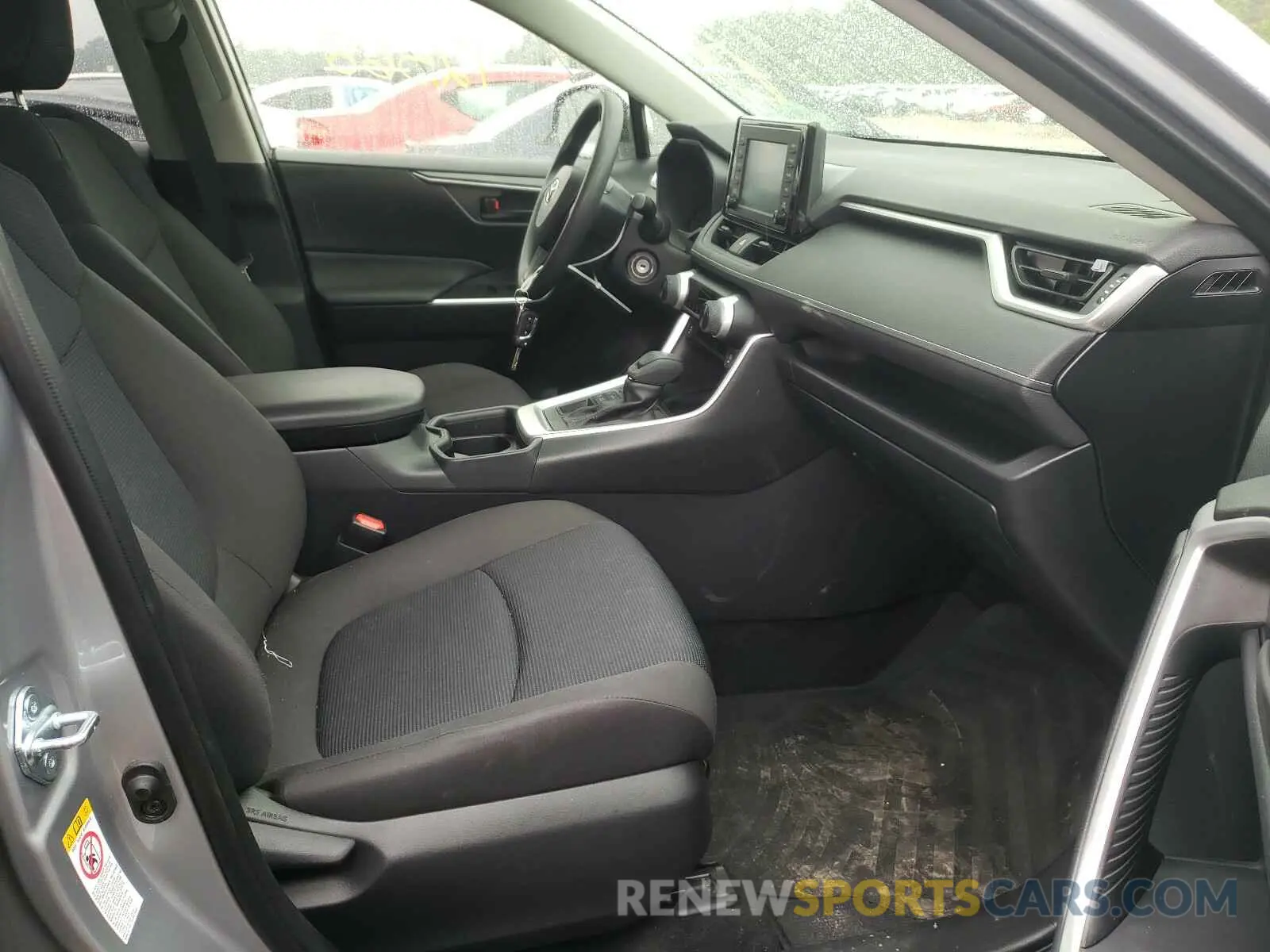 5 Photograph of a damaged car JTMG1RFVXKD019931 TOYOTA RAV4 2019