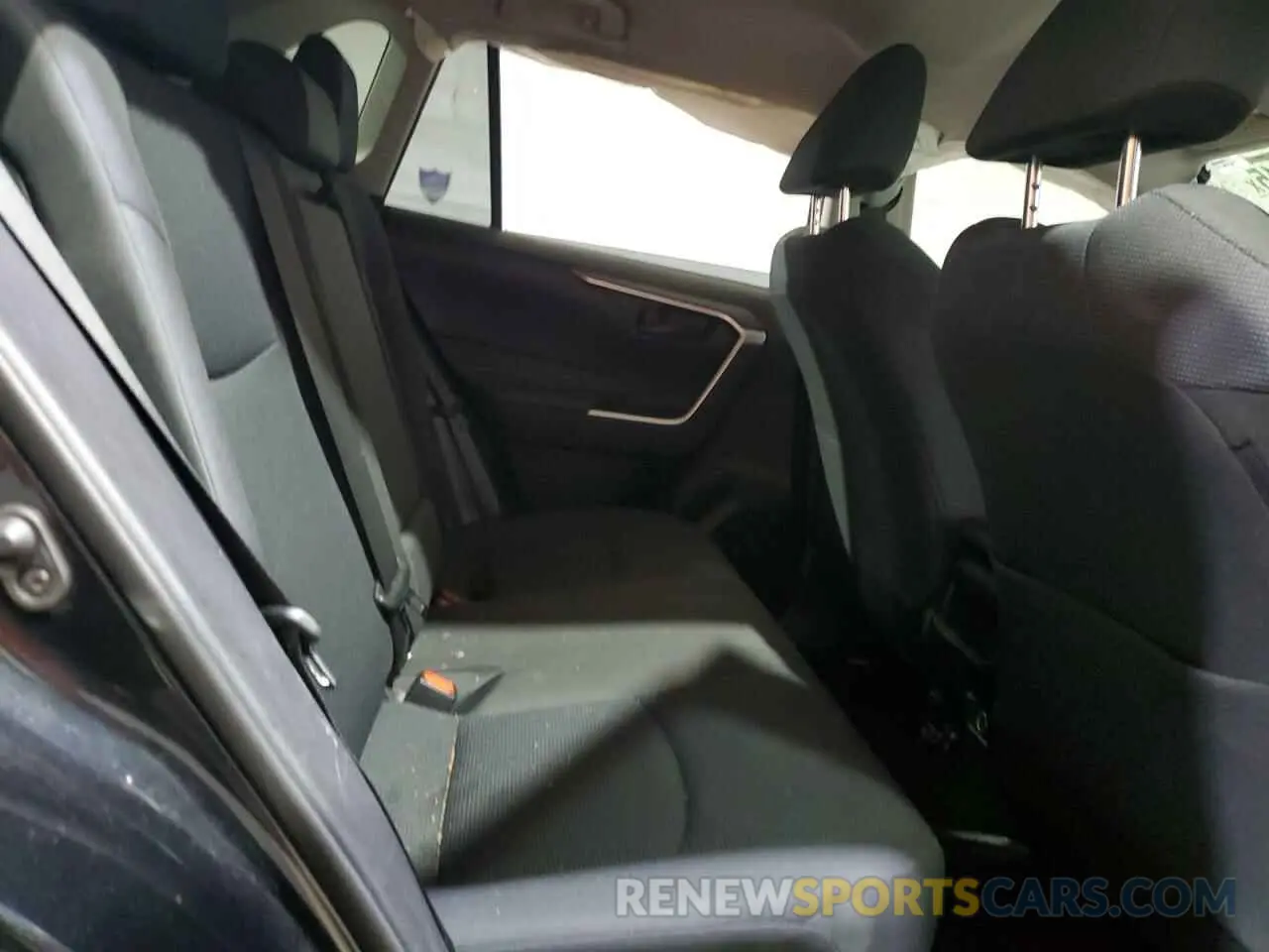 11 Фотография поврежденного автомобиля JTMG1RFVXKD504277 TOYOTA RAV4 2019