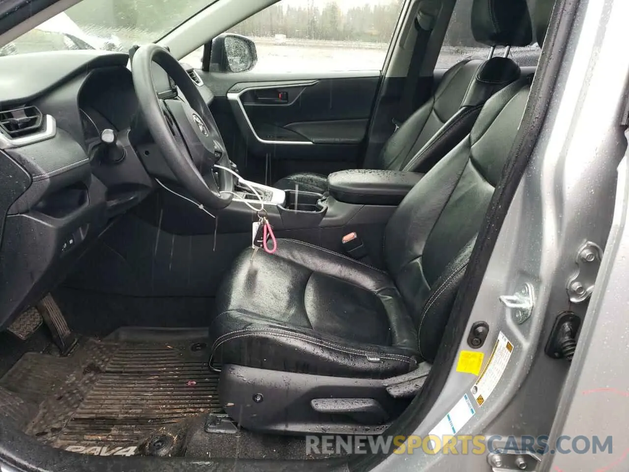 7 Photograph of a damaged car JTMG1RFVXKJ015699 TOYOTA RAV4 2019