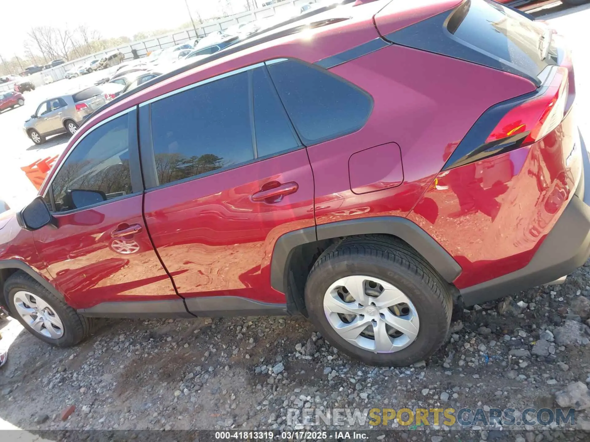 14 Photograph of a damaged car JTMH1RFV0KD006612 TOYOTA RAV4 2019