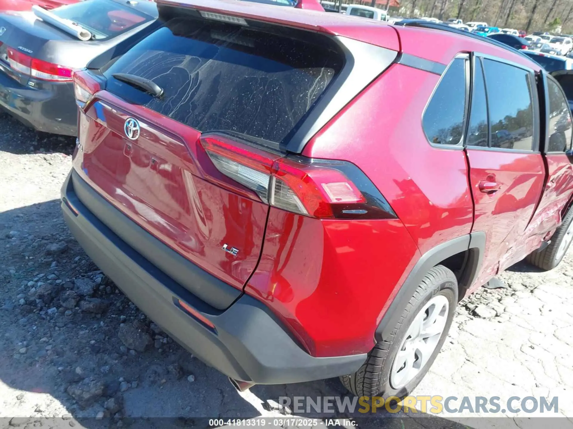 4 Photograph of a damaged car JTMH1RFV0KD006612 TOYOTA RAV4 2019