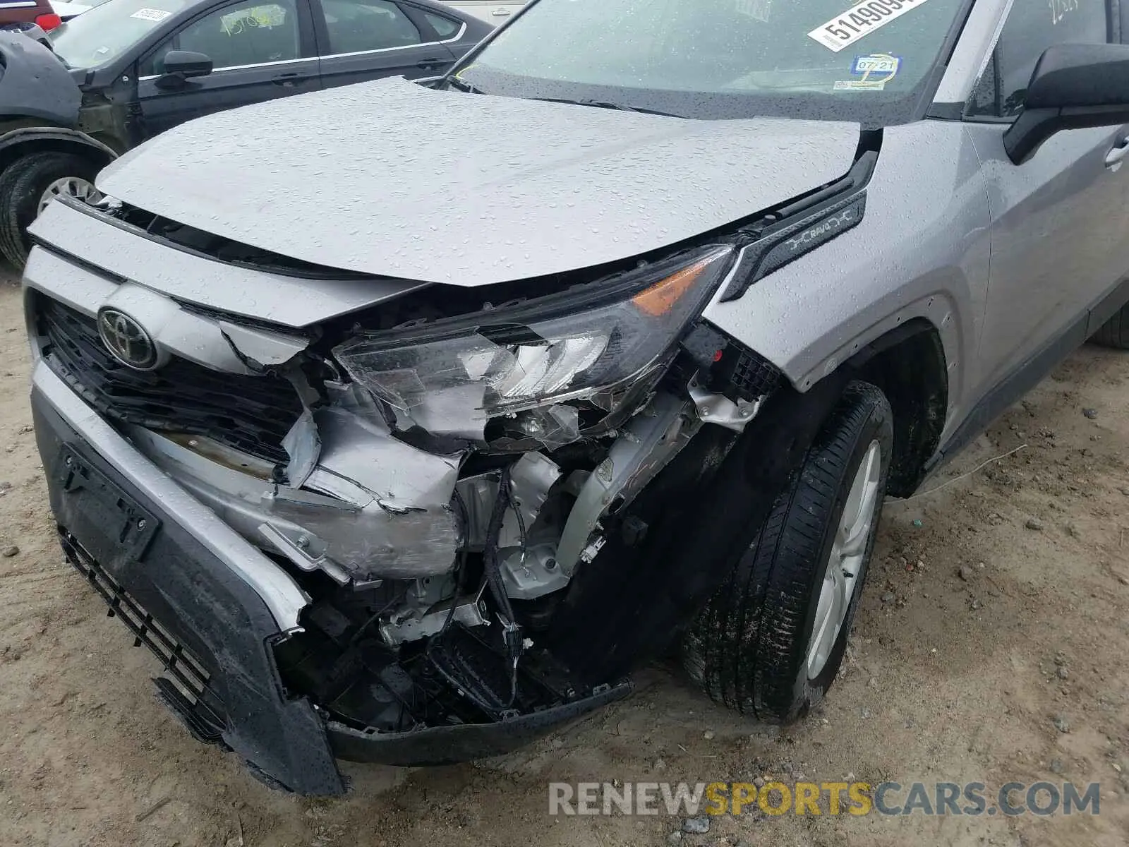 9 Photograph of a damaged car JTMH1RFV0KJ005669 TOYOTA RAV4 2019