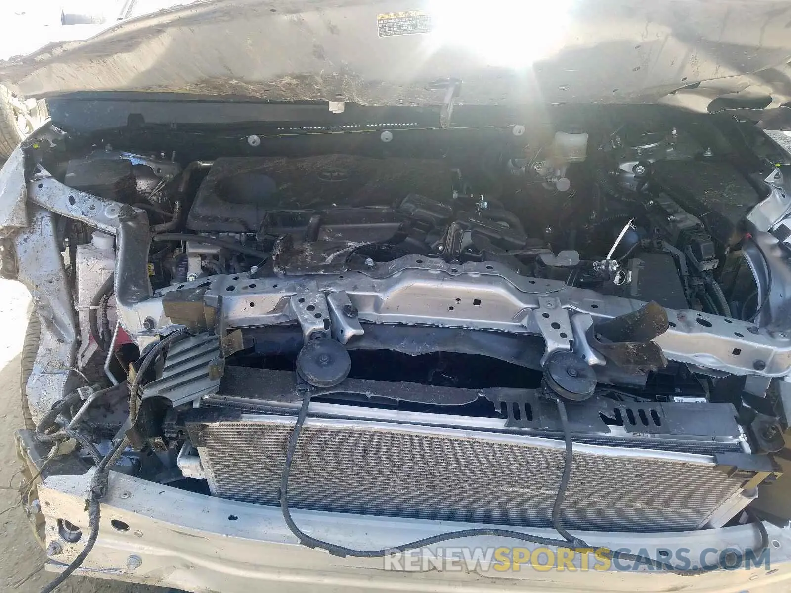 7 Photograph of a damaged car JTMH1RFV0KJ005932 TOYOTA RAV4 2019
