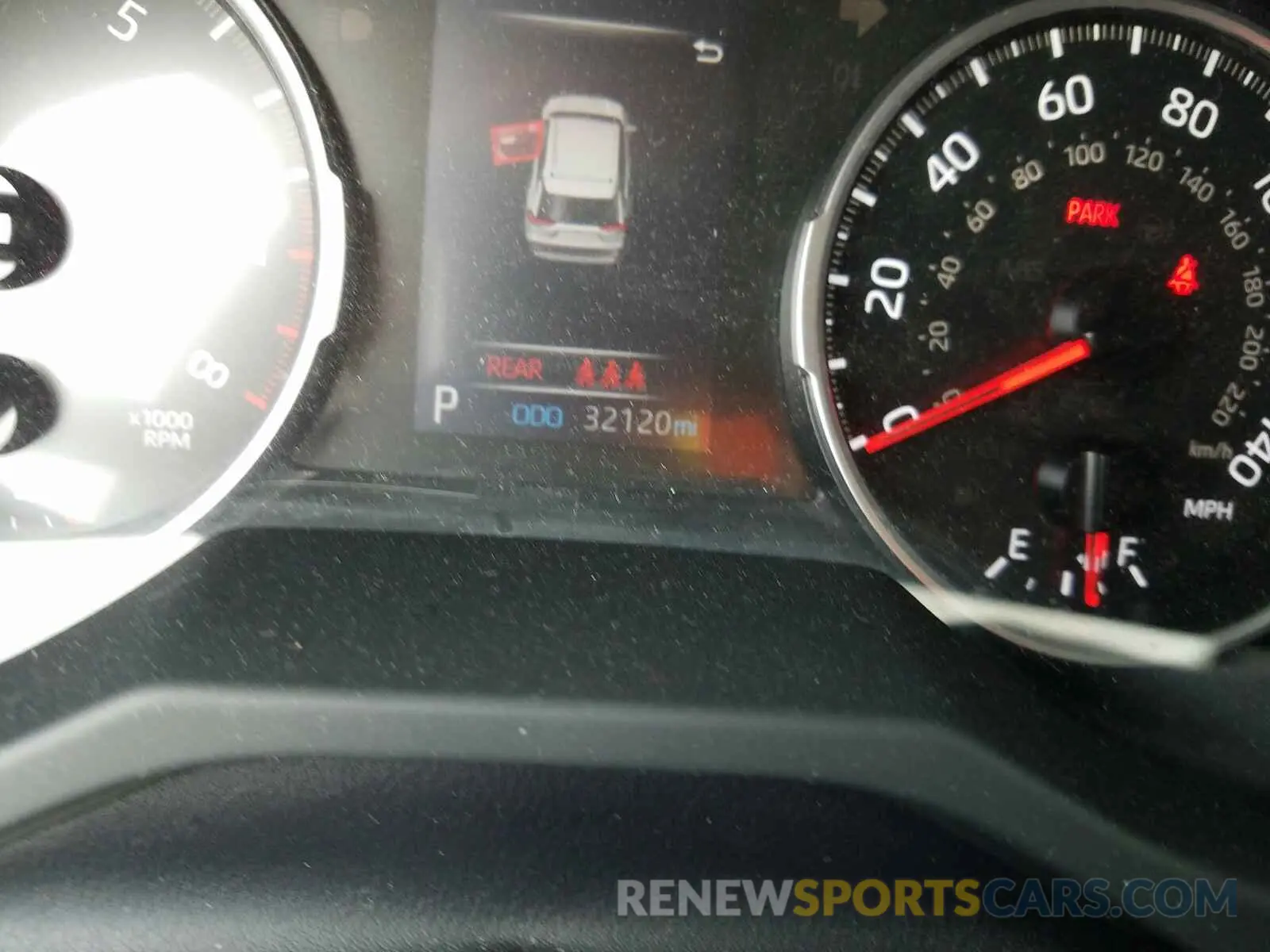 8 Photograph of a damaged car JTMH1RFV0KJ007003 TOYOTA RAV4 2019