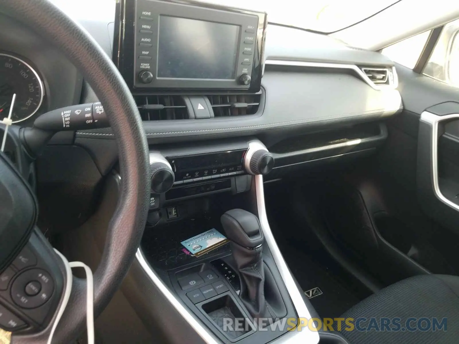 9 Photograph of a damaged car JTMH1RFV0KJ007003 TOYOTA RAV4 2019