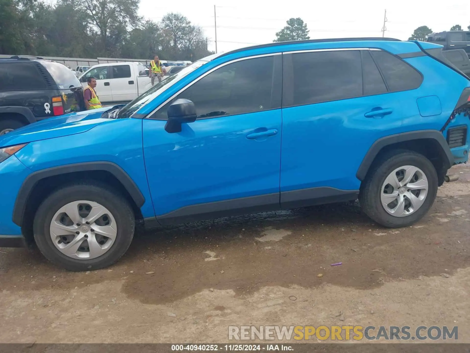 15 Фотография поврежденного автомобиля JTMH1RFV0KJ011617 TOYOTA RAV4 2019
