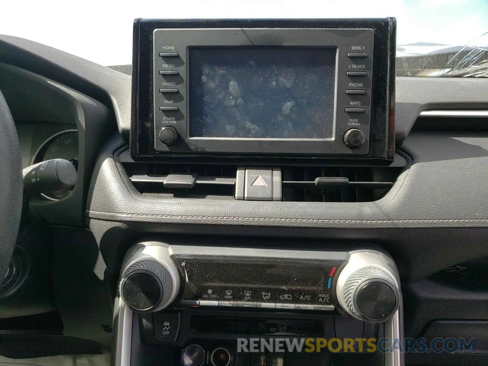 9 Photograph of a damaged car JTMH1RFV1KJ007317 TOYOTA RAV4 2019
