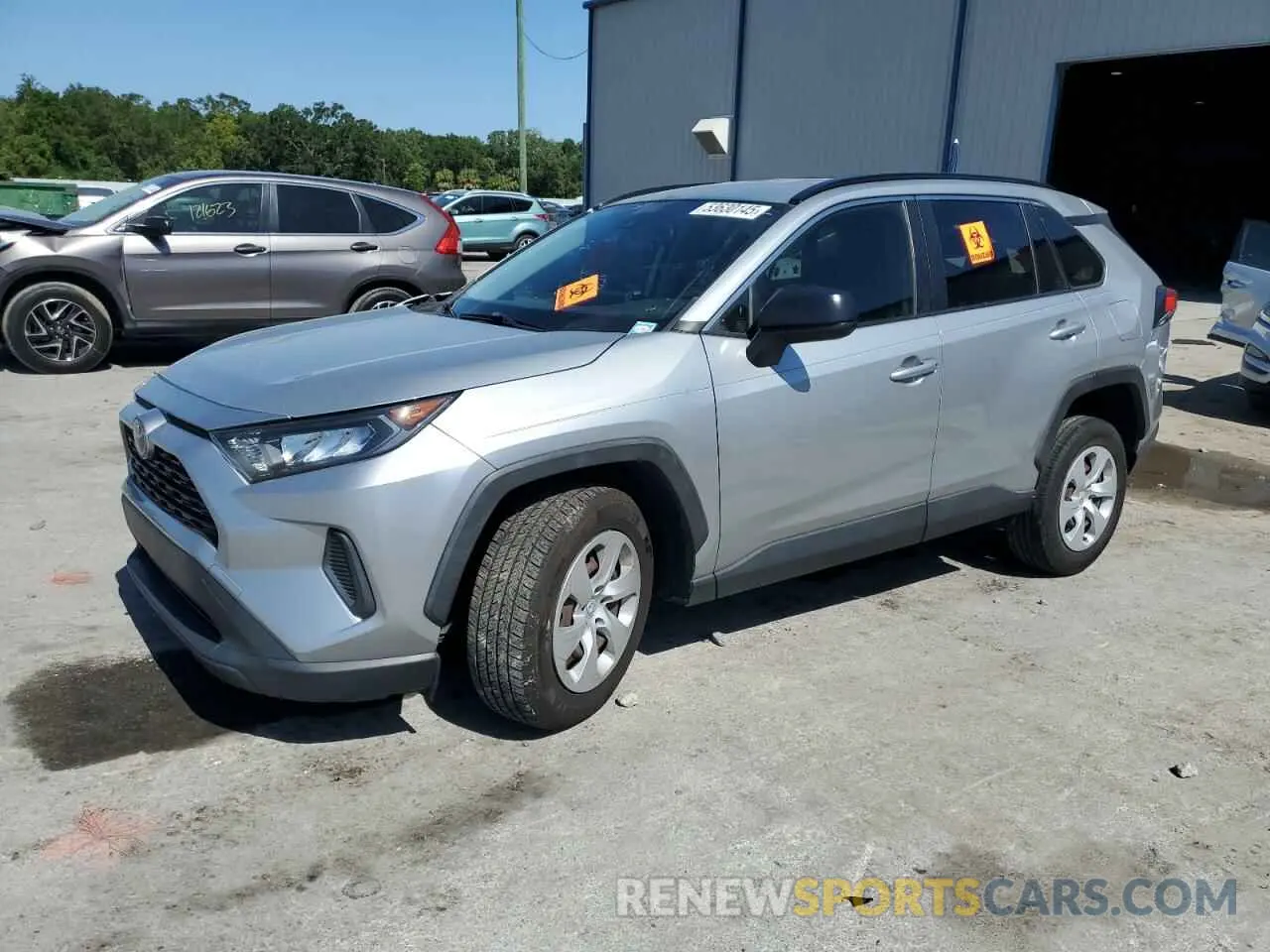 1 Photograph of a damaged car JTMH1RFV1KJ015272 TOYOTA RAV4 2019