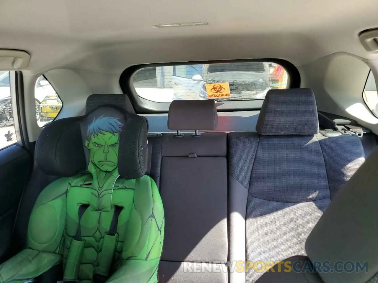 10 Photograph of a damaged car JTMH1RFV1KJ015272 TOYOTA RAV4 2019