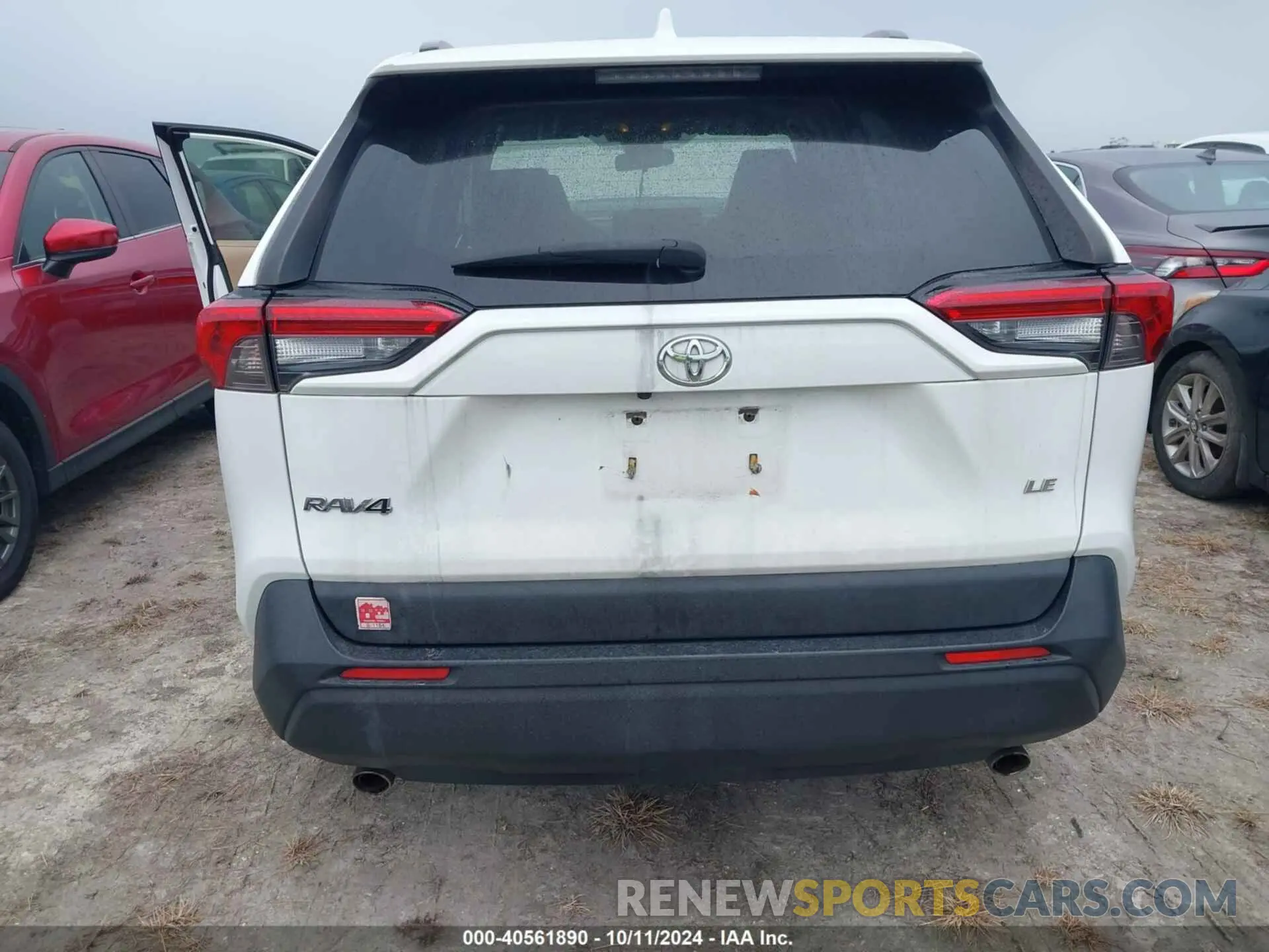 6 Photograph of a damaged car JTMH1RFV2KD022892 TOYOTA RAV4 2019