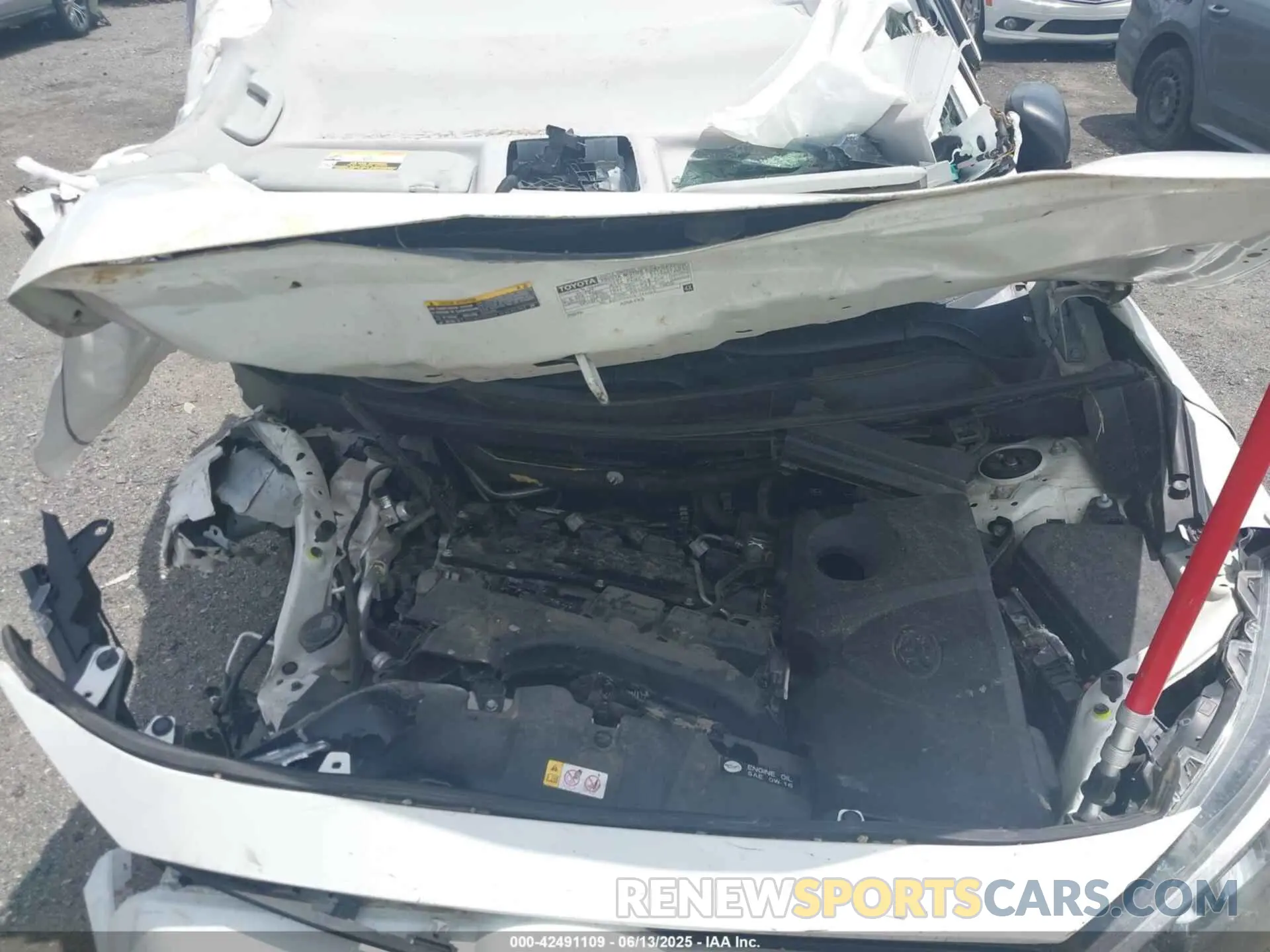 10 Photograph of a damaged car JTMH1RFV2KD028532 TOYOTA RAV4 2019