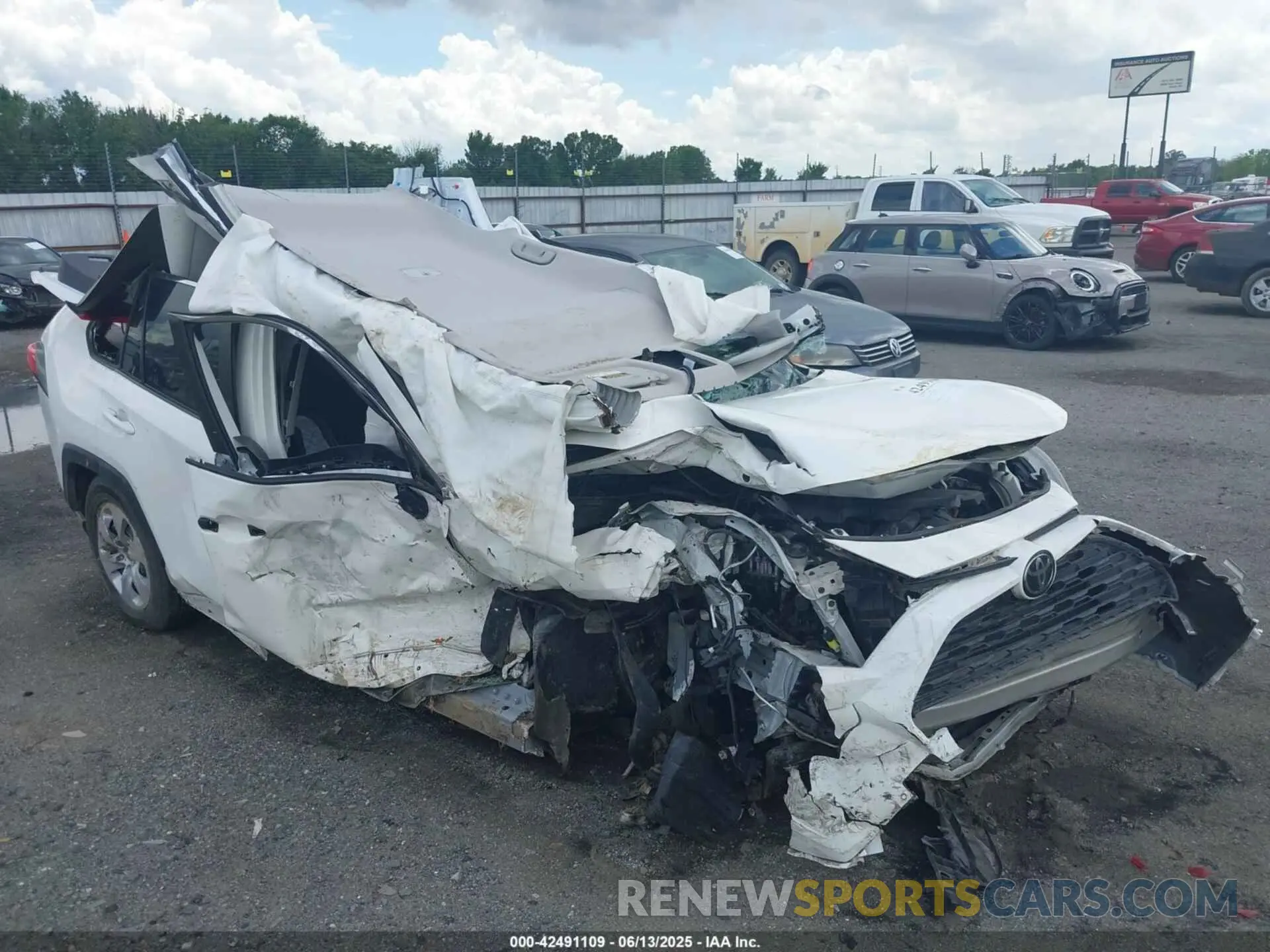 6 Photograph of a damaged car JTMH1RFV2KD028532 TOYOTA RAV4 2019