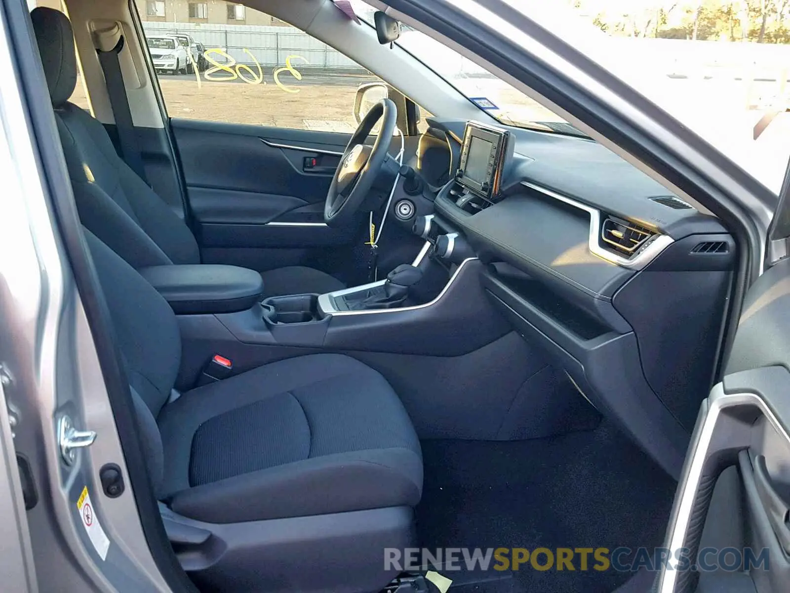 5 Photograph of a damaged car JTMH1RFV2KD508375 TOYOTA RAV4 2019