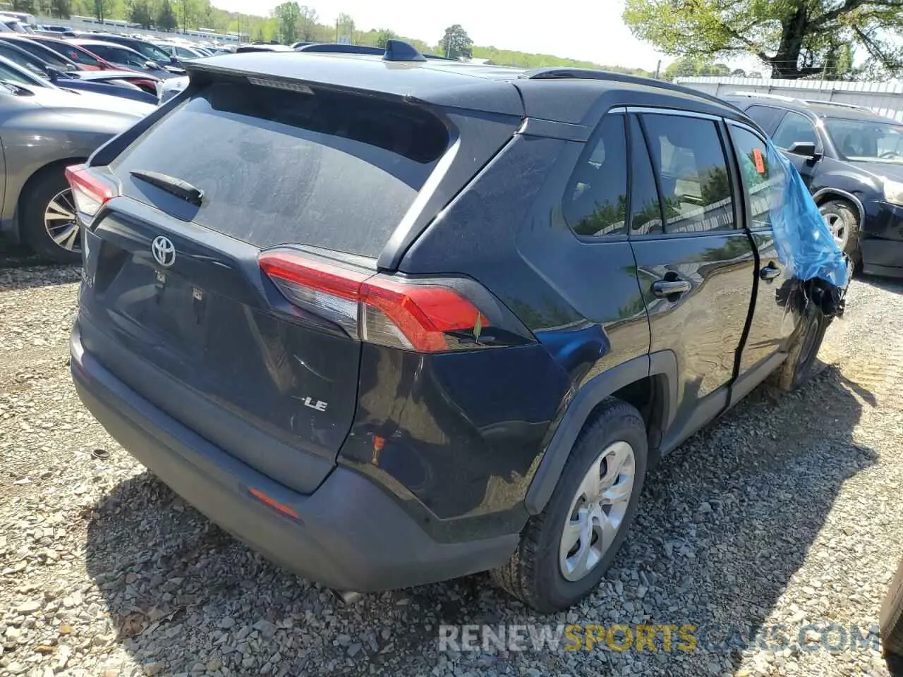 3 Photograph of a damaged car JTMH1RFV2KJ005270 TOYOTA RAV4 2019