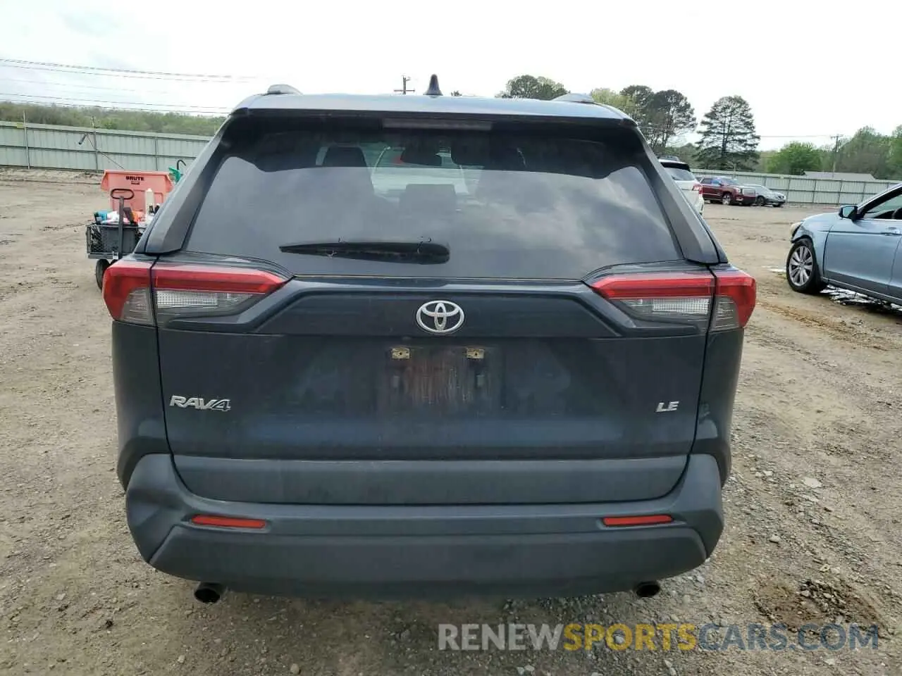 6 Photograph of a damaged car JTMH1RFV2KJ005270 TOYOTA RAV4 2019
