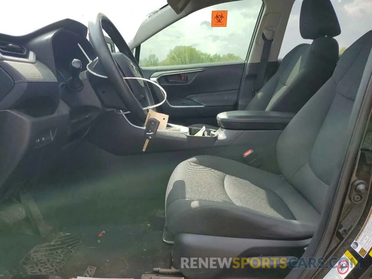 7 Photograph of a damaged car JTMH1RFV2KJ005270 TOYOTA RAV4 2019