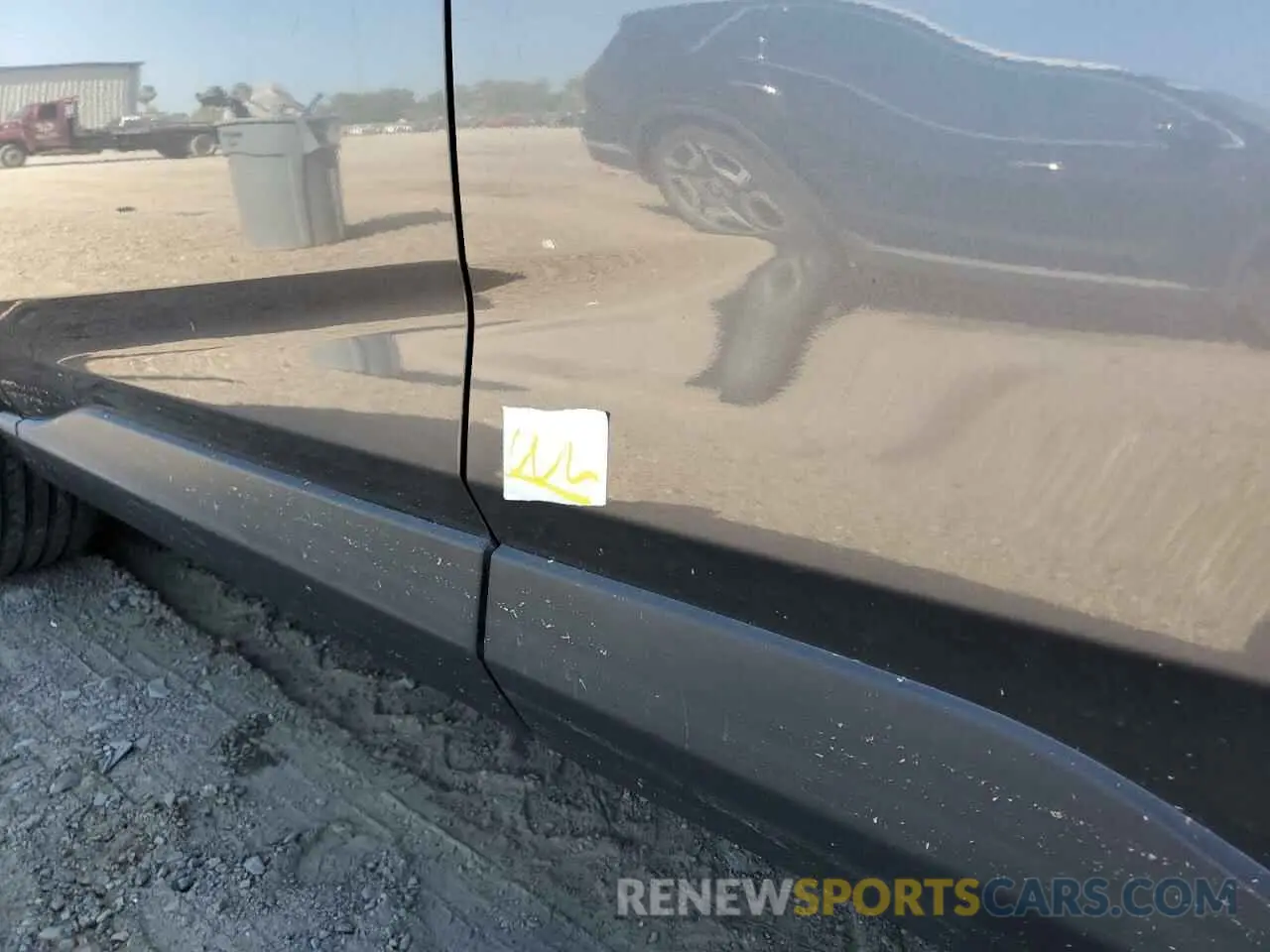 13 Photograph of a damaged car JTMH1RFV2KJ008864 TOYOTA RAV4 2019