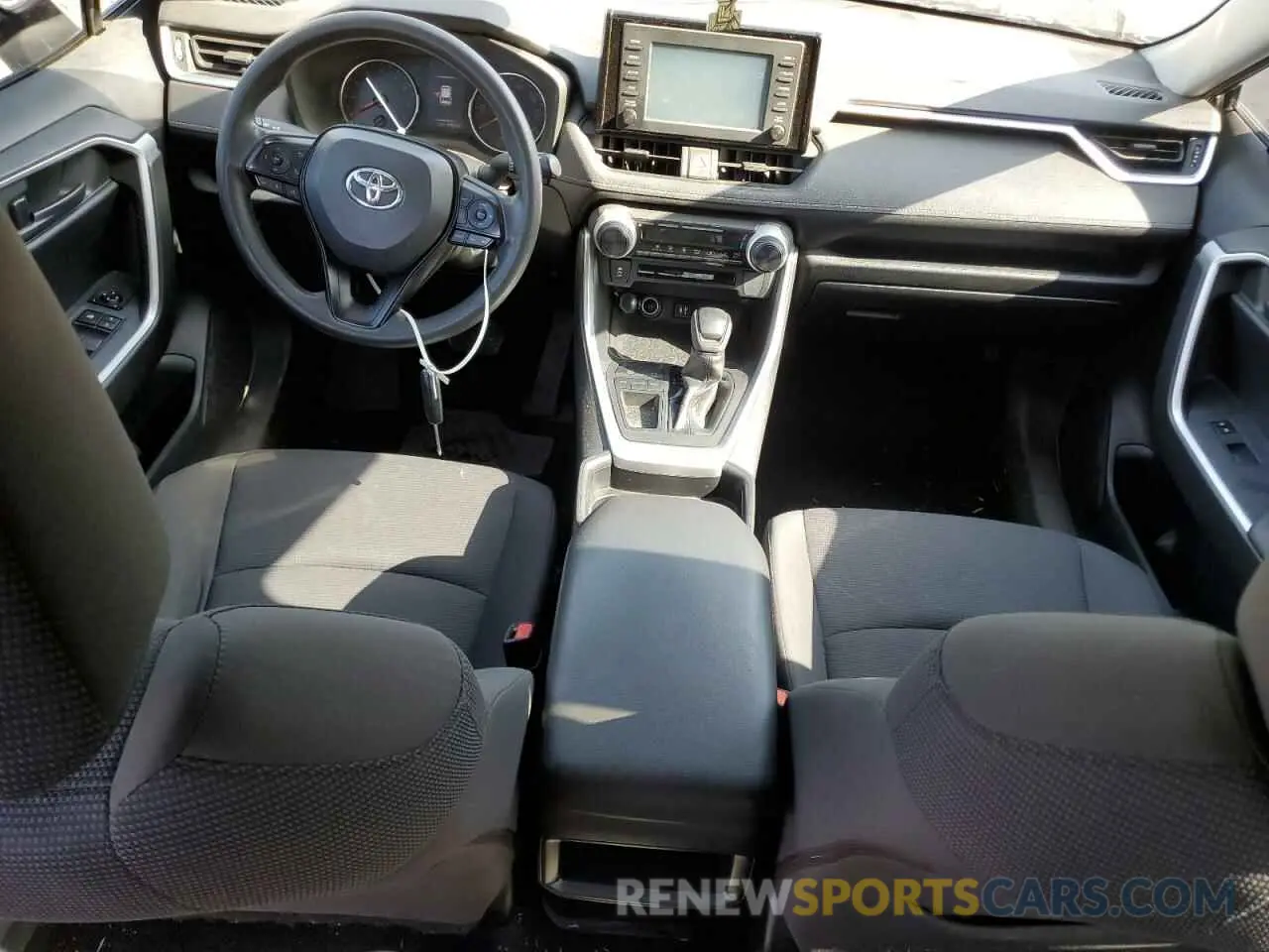 8 Photograph of a damaged car JTMH1RFV2KJ008864 TOYOTA RAV4 2019