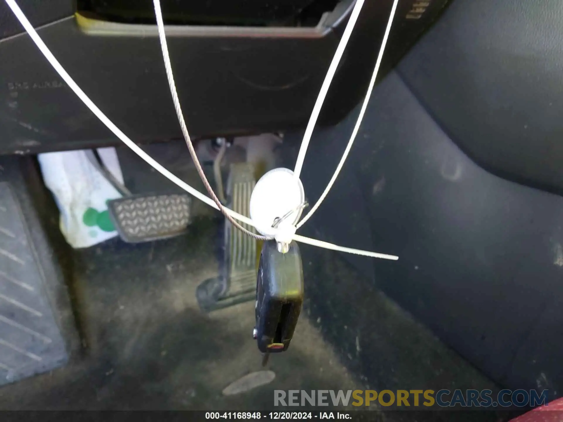 11 Photograph of a damaged car JTMH1RFV2KJ009531 TOYOTA RAV4 2019