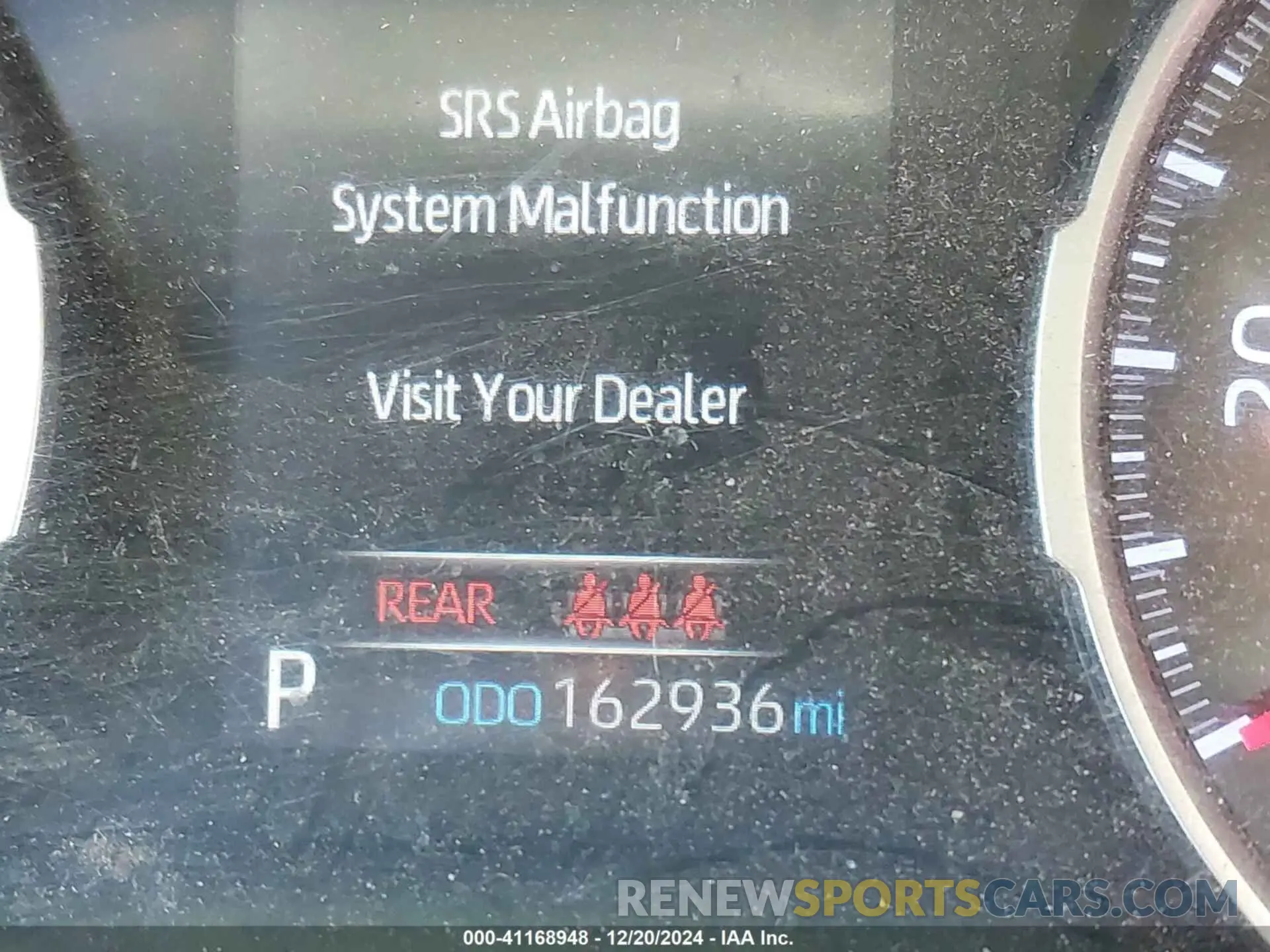 15 Photograph of a damaged car JTMH1RFV2KJ009531 TOYOTA RAV4 2019