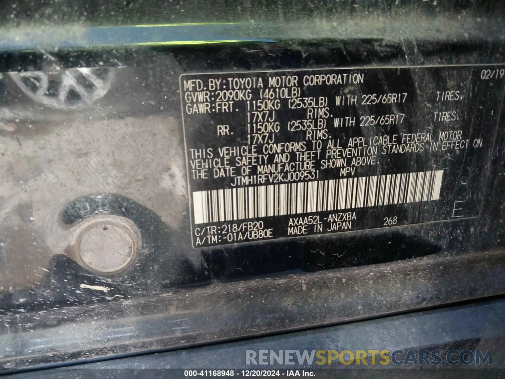 9 Photograph of a damaged car JTMH1RFV2KJ009531 TOYOTA RAV4 2019