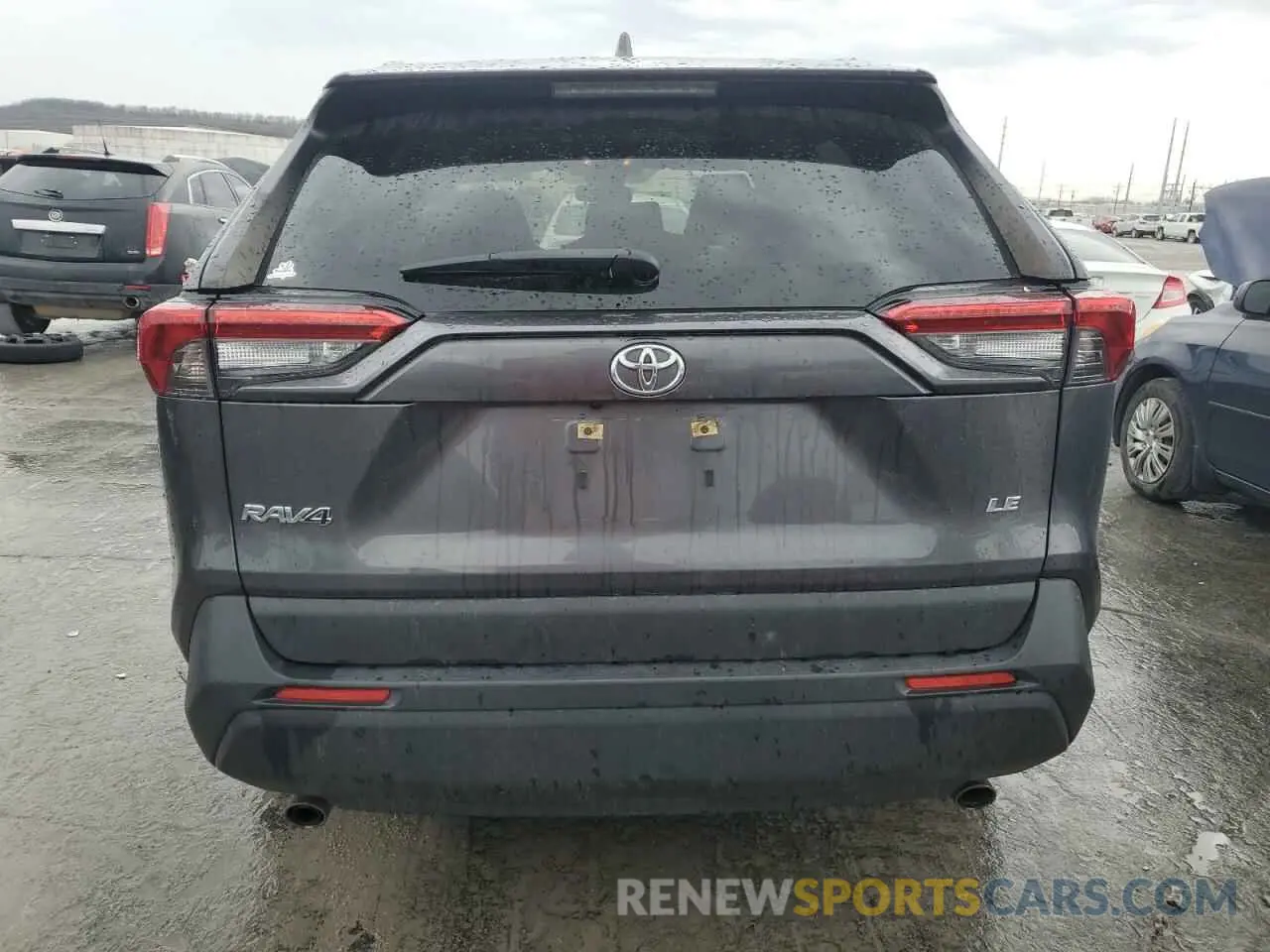 6 Photograph of a damaged car JTMH1RFV2KJ016558 TOYOTA RAV4 2019