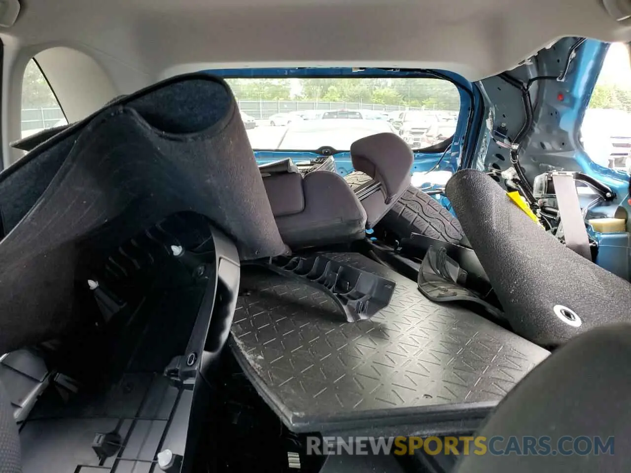 10 Photograph of a damaged car JTMH1RFV3KD012226 TOYOTA RAV4 2019