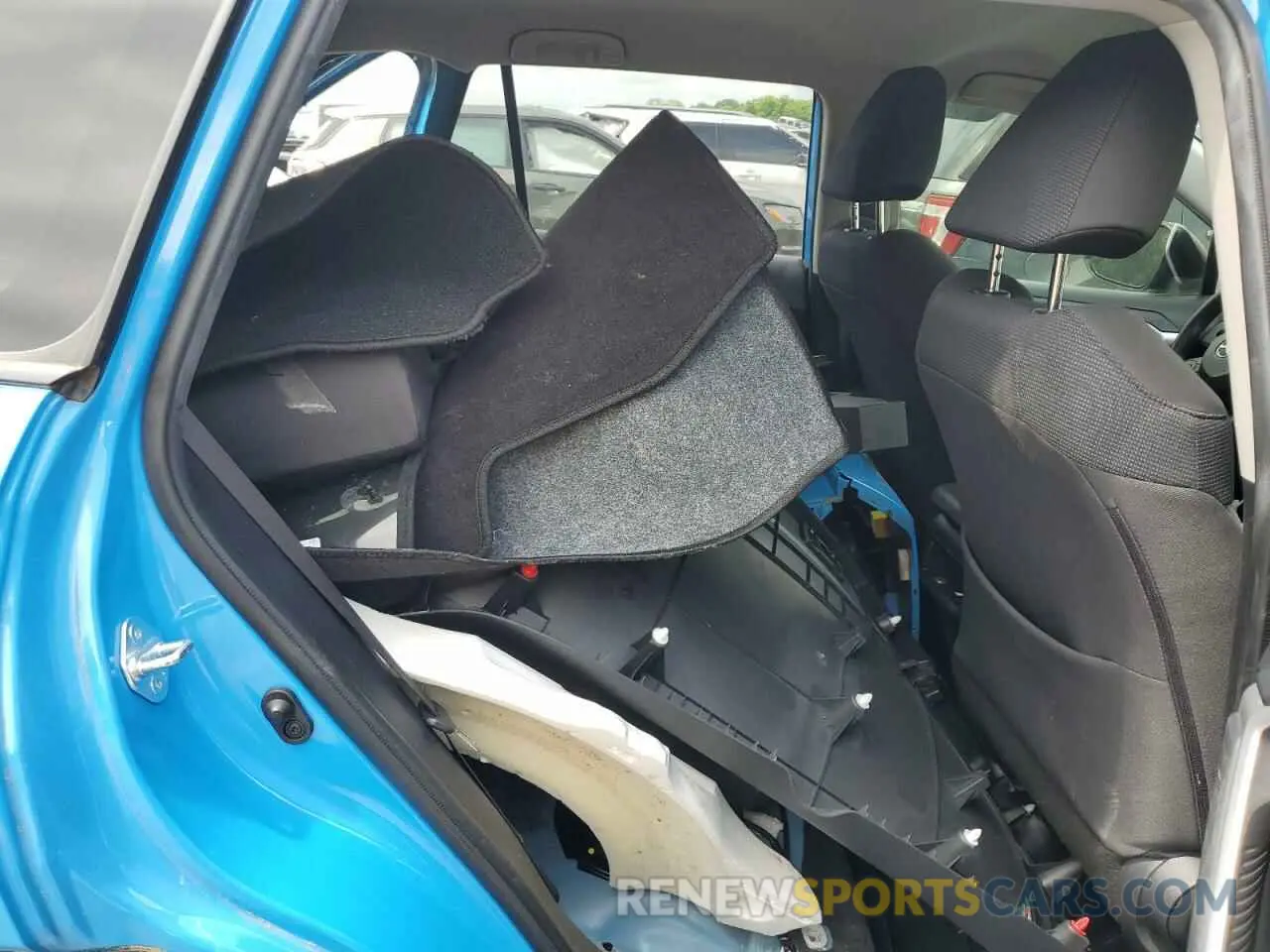 11 Photograph of a damaged car JTMH1RFV3KD012226 TOYOTA RAV4 2019