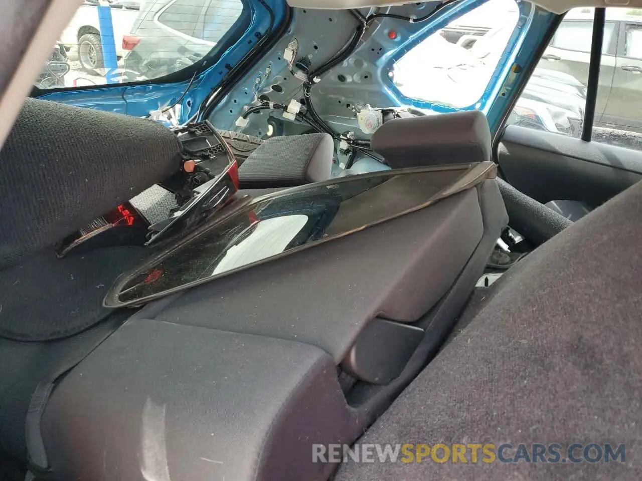 13 Photograph of a damaged car JTMH1RFV3KD012226 TOYOTA RAV4 2019