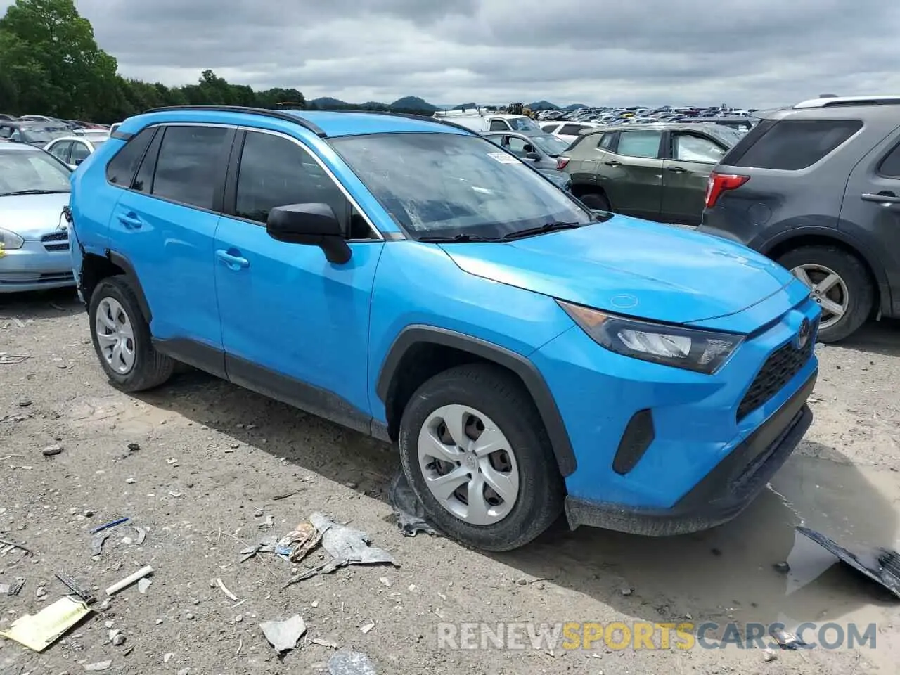 4 Photograph of a damaged car JTMH1RFV3KD012226 TOYOTA RAV4 2019