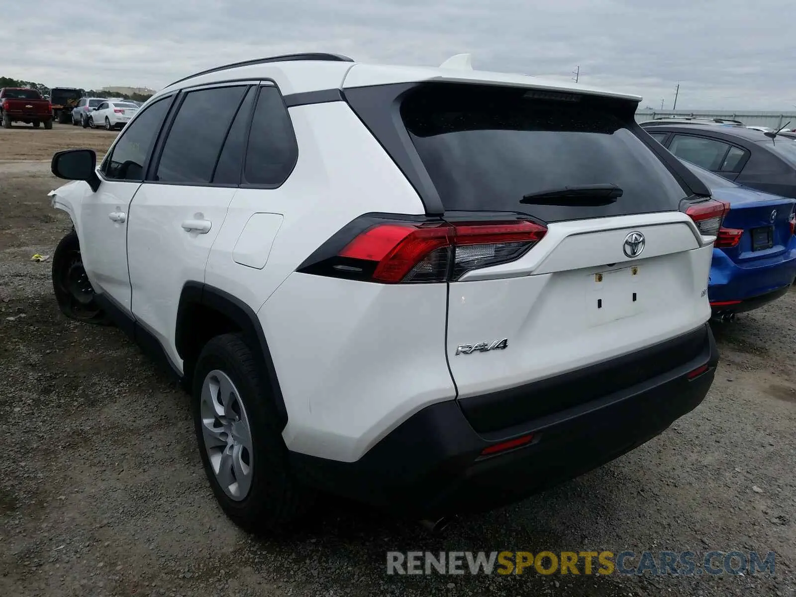3 Photograph of a damaged car JTMH1RFV4KD010615 TOYOTA RAV4 2019