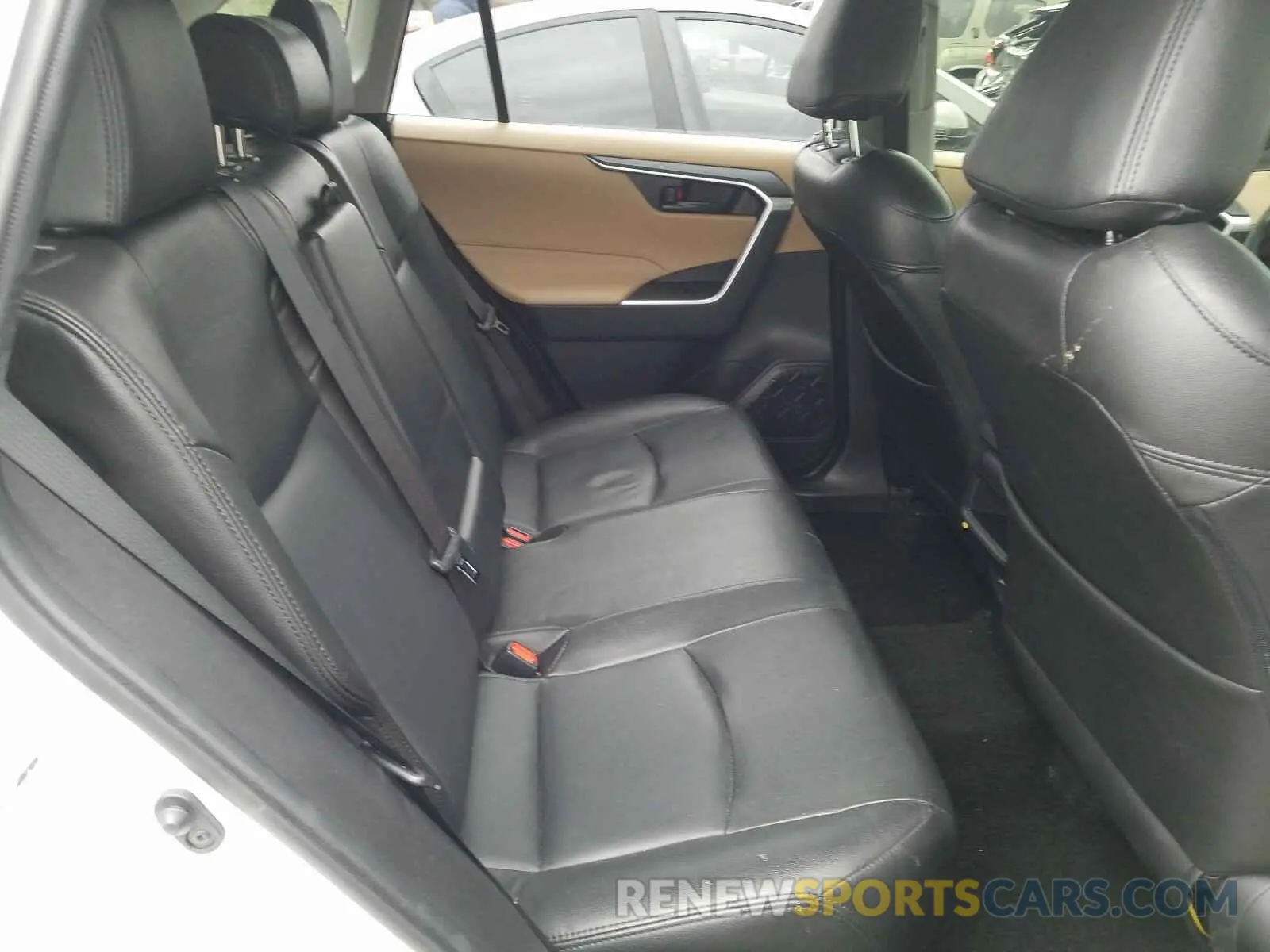 6 Photograph of a damaged car JTMH1RFV4KD010615 TOYOTA RAV4 2019