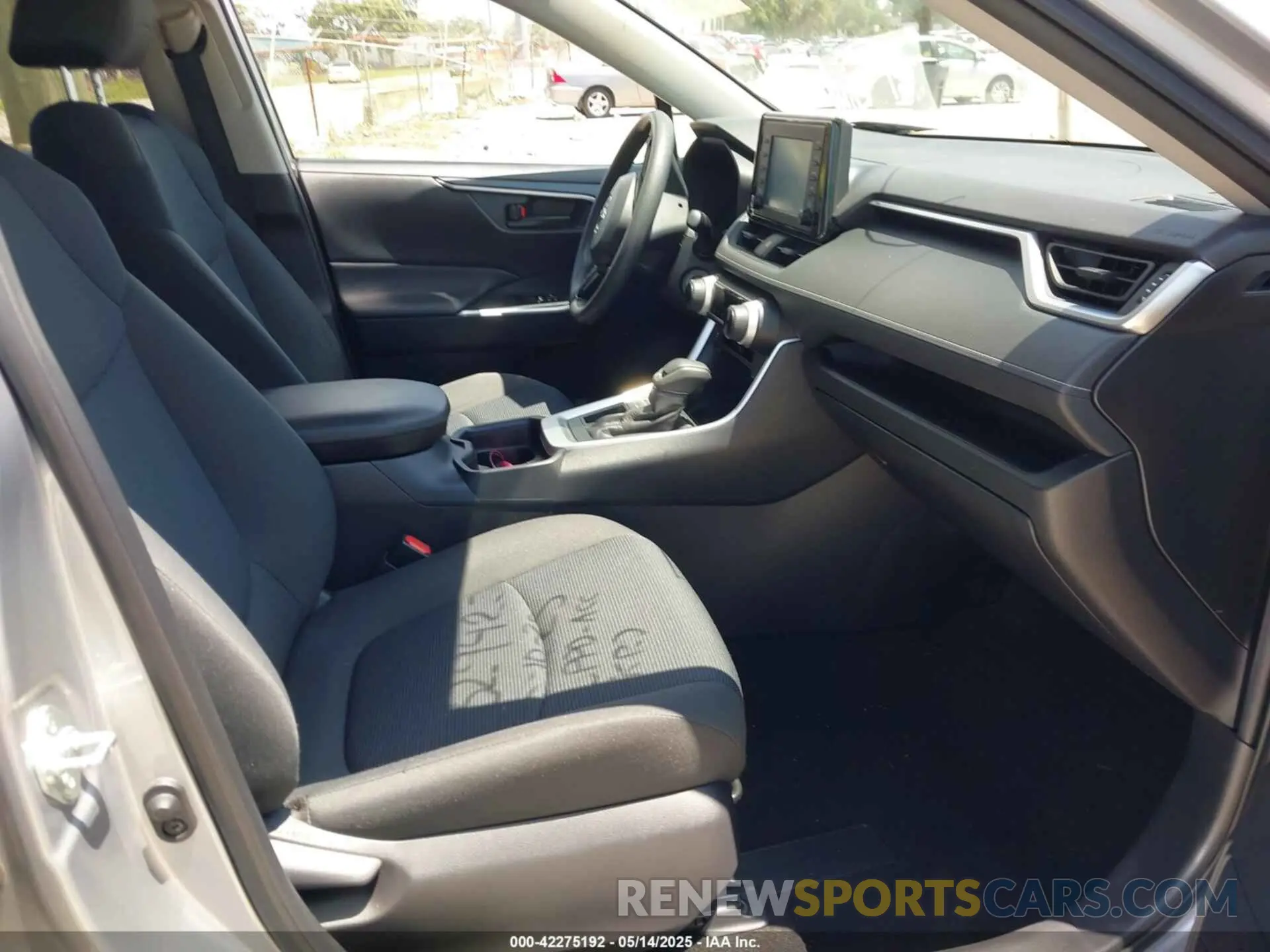5 Фотография поврежденного автомобиля JTMH1RFV4KD036163 TOYOTA RAV4 2019