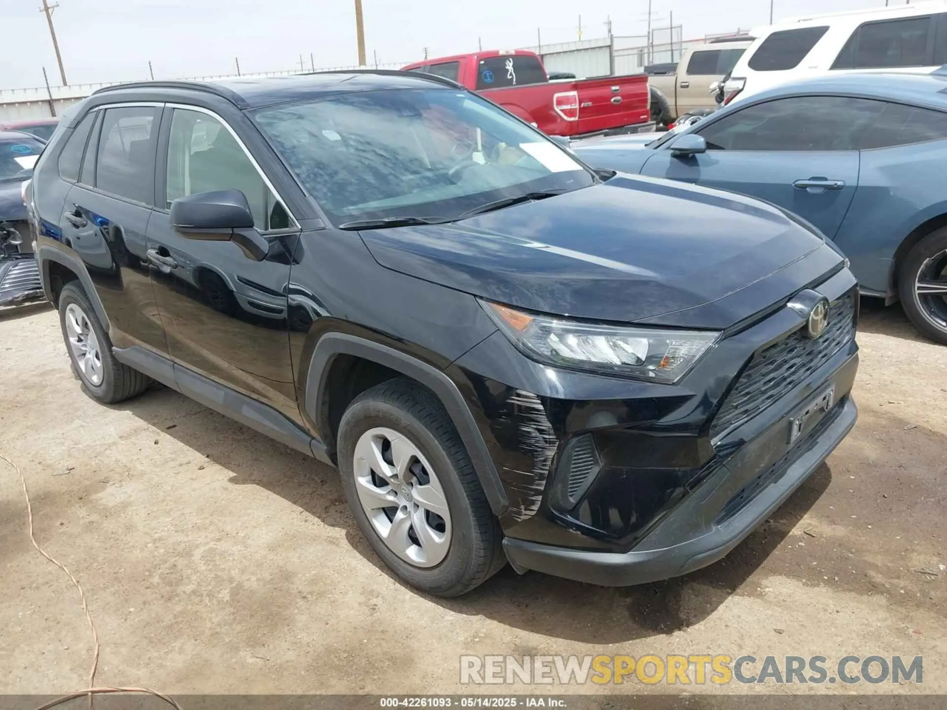1 Photograph of a damaged car JTMH1RFV4KD037636 TOYOTA RAV4 2019