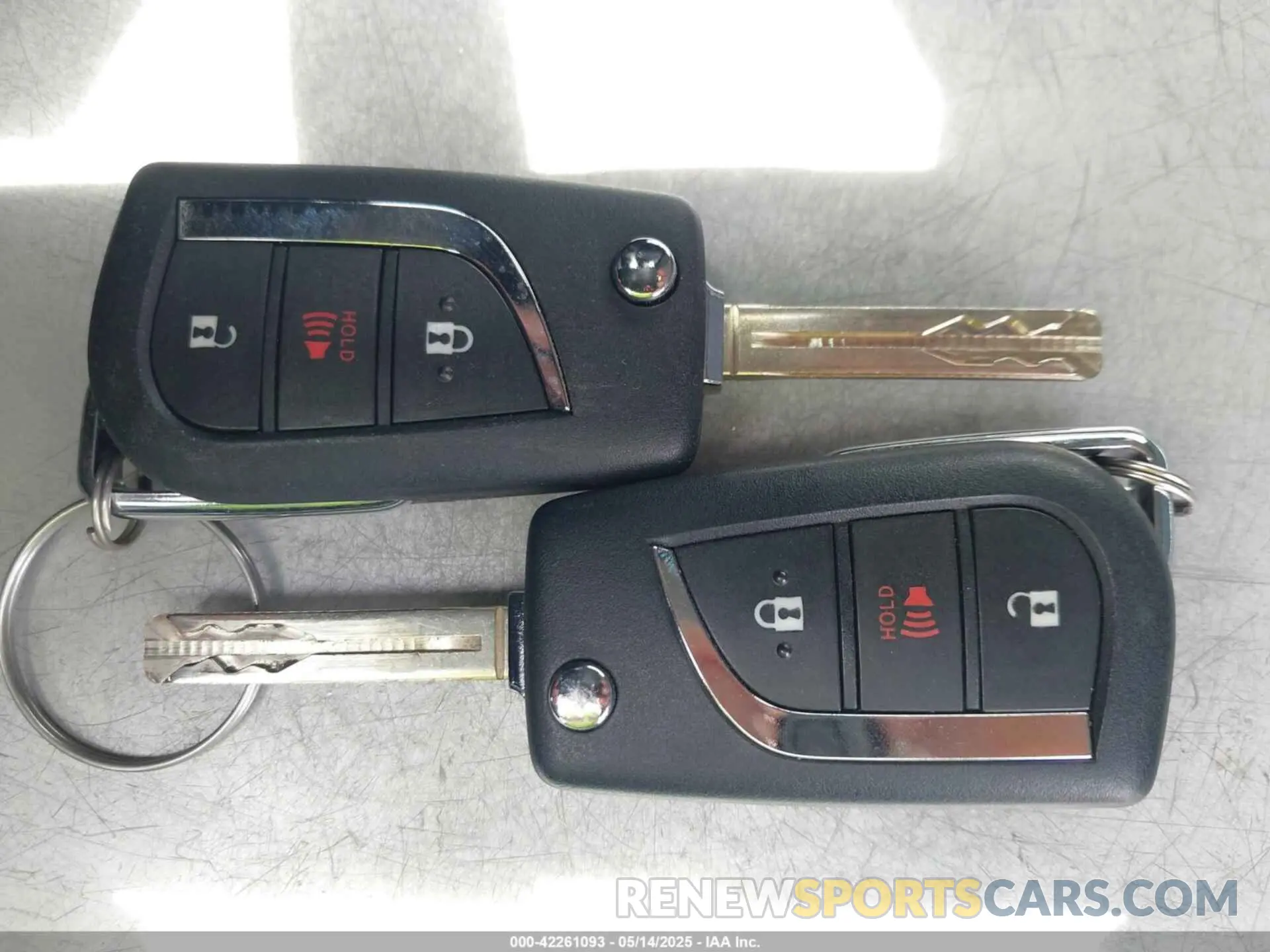 11 Photograph of a damaged car JTMH1RFV4KD037636 TOYOTA RAV4 2019