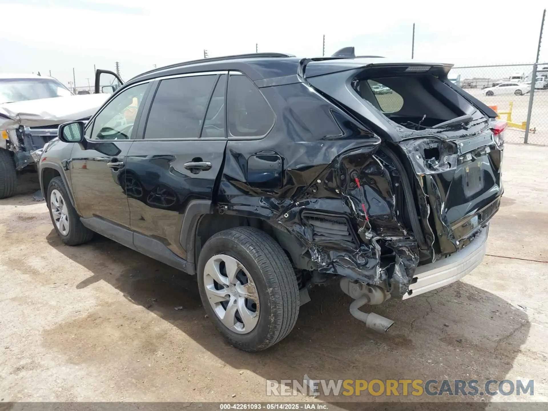 3 Photograph of a damaged car JTMH1RFV4KD037636 TOYOTA RAV4 2019