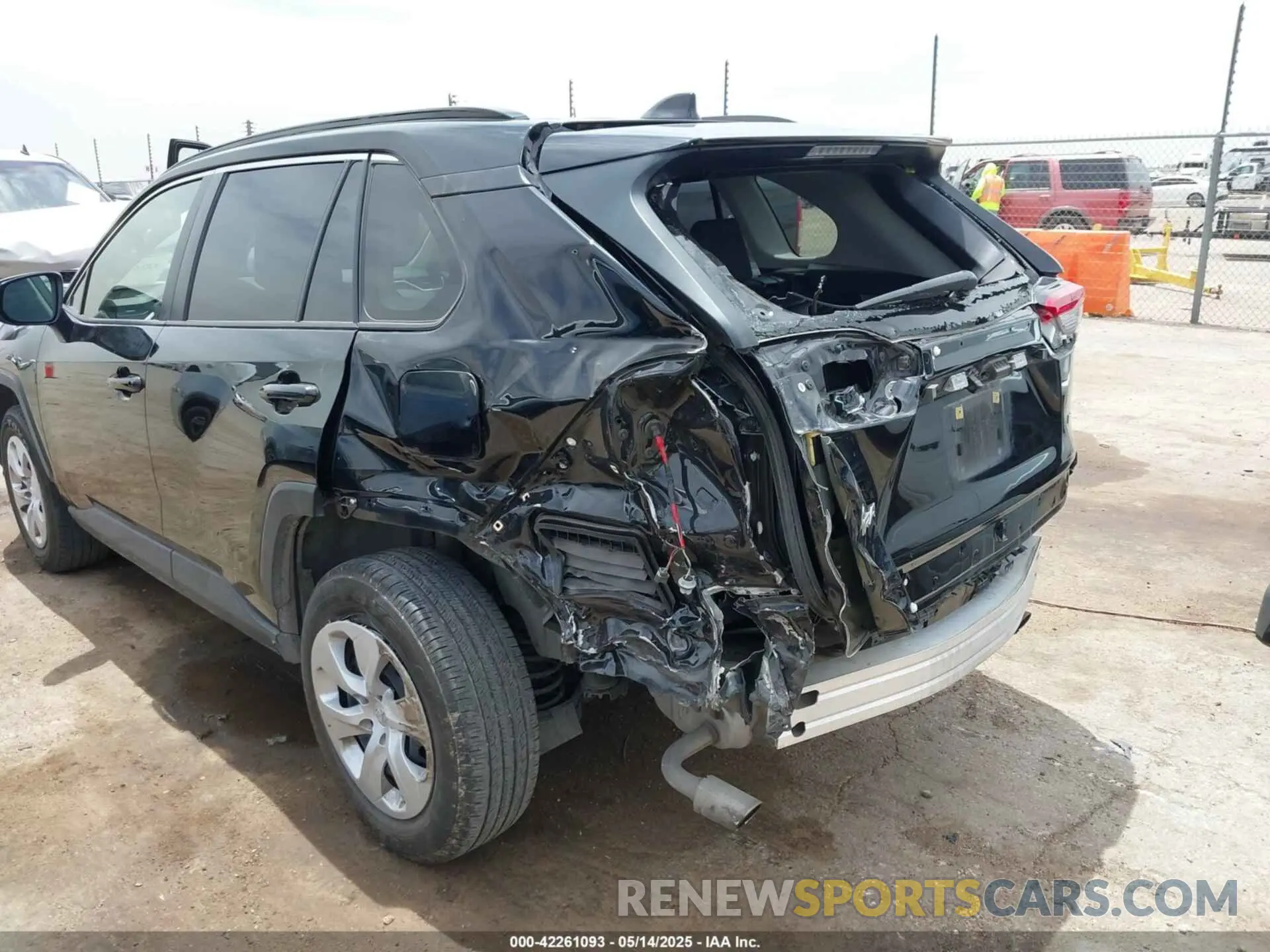 6 Photograph of a damaged car JTMH1RFV4KD037636 TOYOTA RAV4 2019