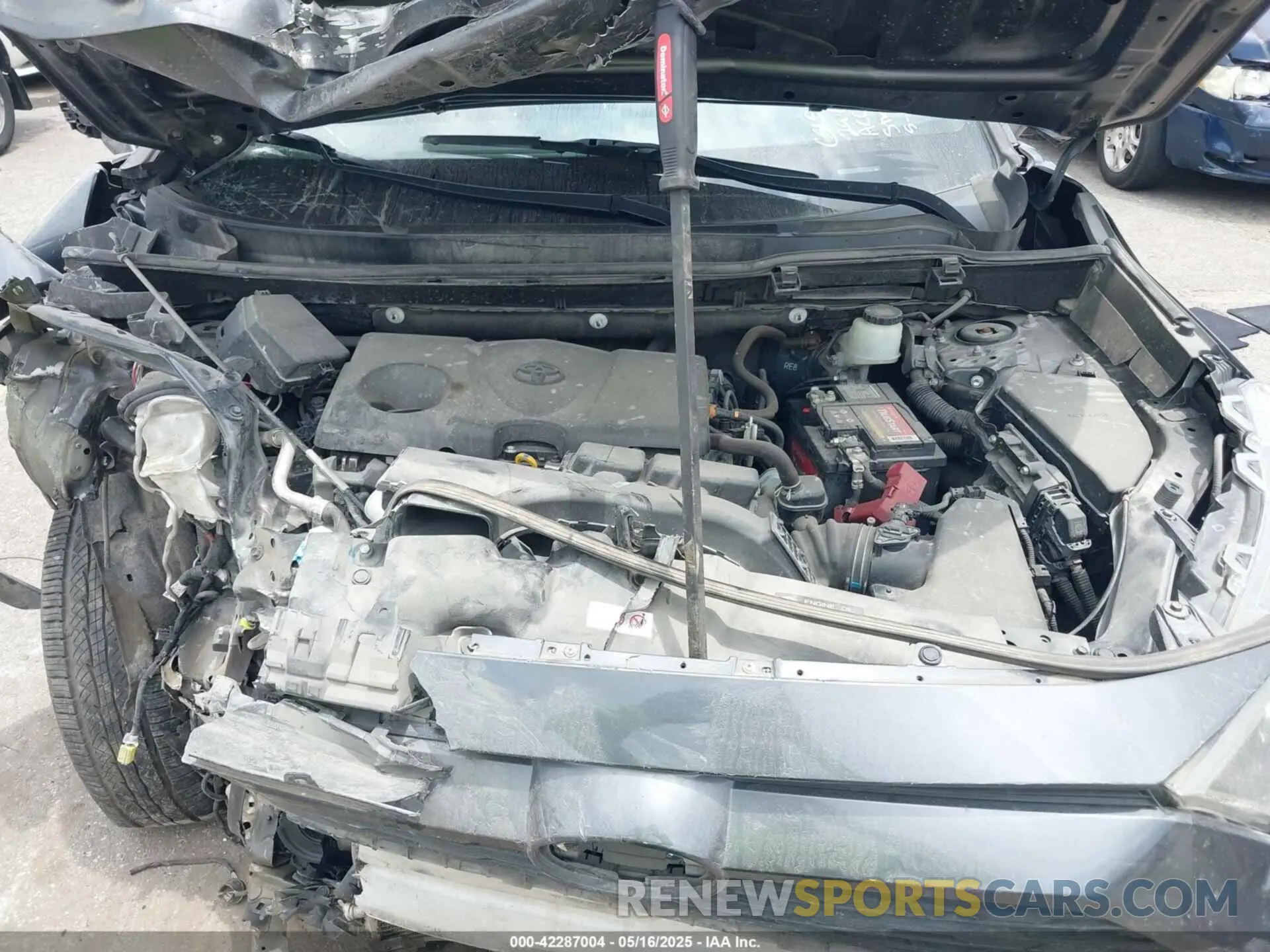 10 Photograph of a damaged car JTMH1RFV4KD512945 TOYOTA RAV4 2019