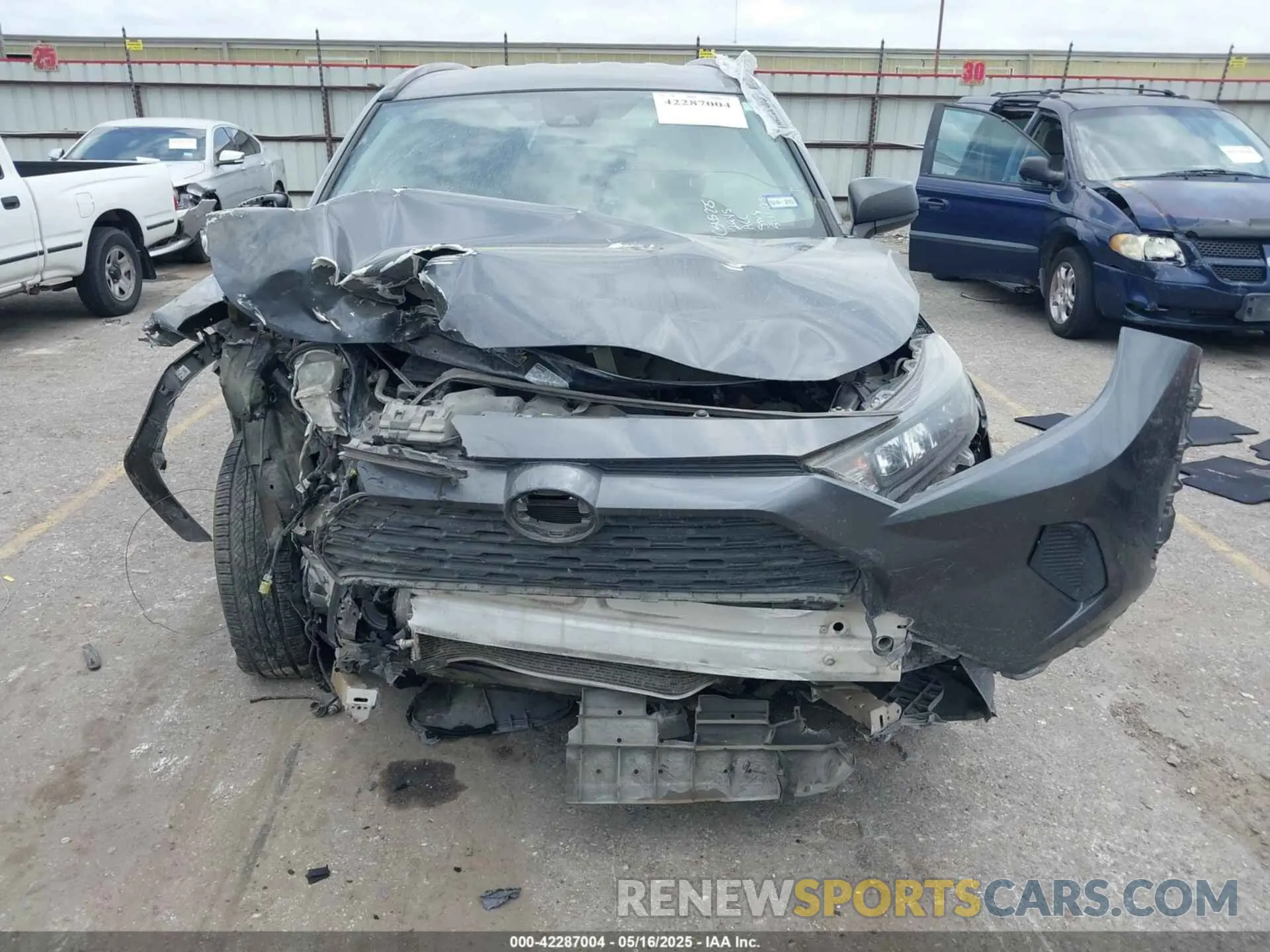 12 Photograph of a damaged car JTMH1RFV4KD512945 TOYOTA RAV4 2019