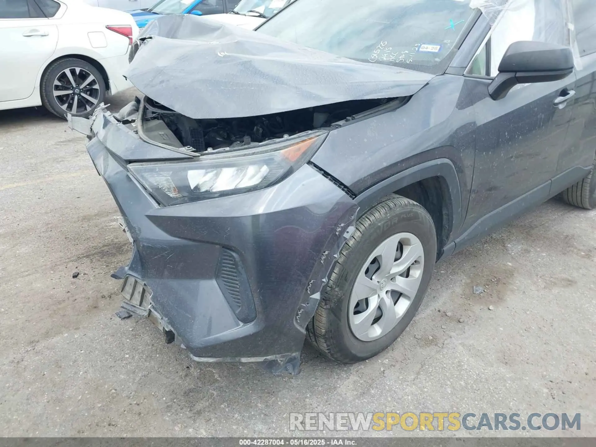 6 Photograph of a damaged car JTMH1RFV4KD512945 TOYOTA RAV4 2019