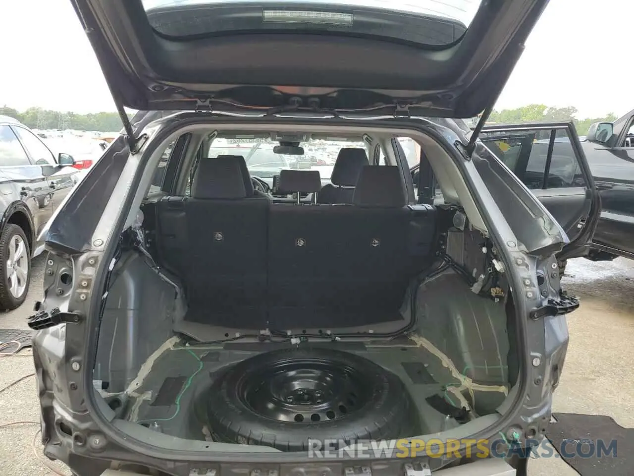 9 Фотография поврежденного автомобиля JTMH1RFV4KJ006582 TOYOTA RAV4 2019