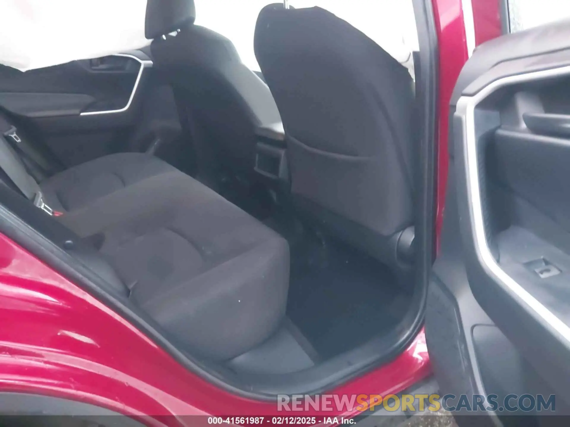 8 Фотография поврежденного автомобиля JTMH1RFV4KJ008350 TOYOTA RAV4 2019