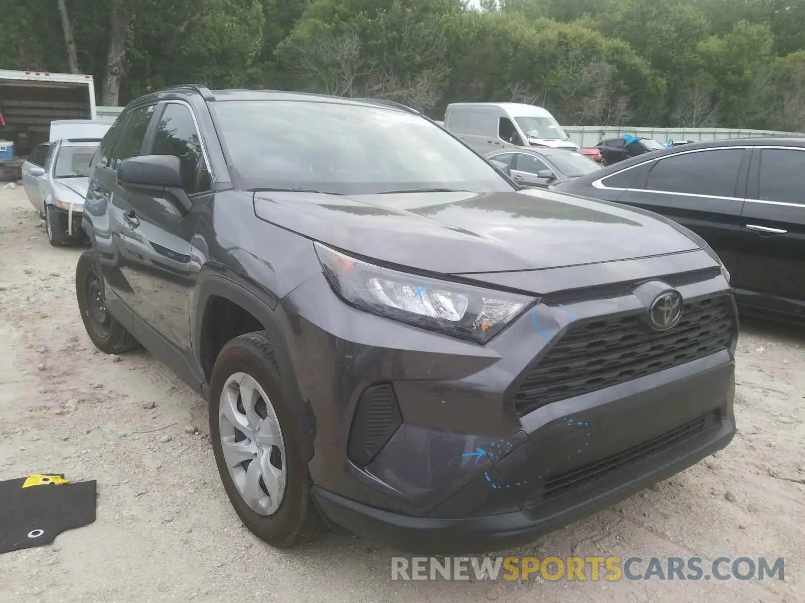 1 Photograph of a damaged car JTMH1RFV4KJ011166 TOYOTA RAV4 2019