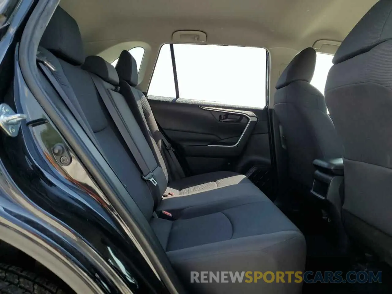 11 Фотография поврежденного автомобиля JTMH1RFV5KD005102 TOYOTA RAV4 2019