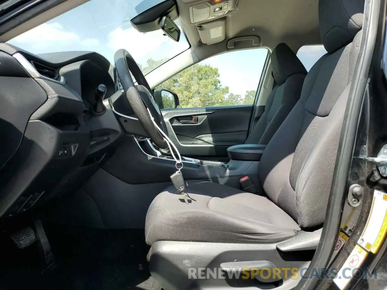 7 Фотография поврежденного автомобиля JTMH1RFV5KD005102 TOYOTA RAV4 2019